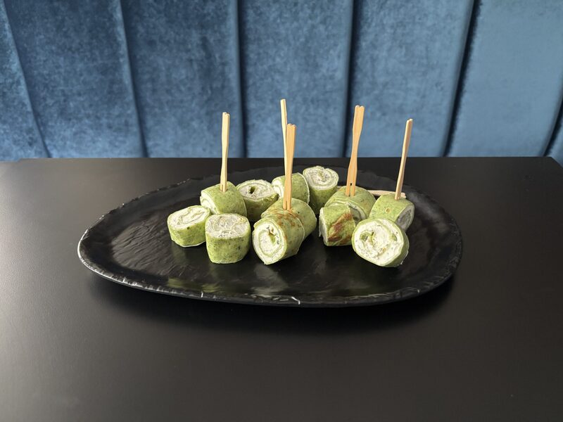Crepes de Espinafres e queijo cremoso c/ ervas – 30 peças